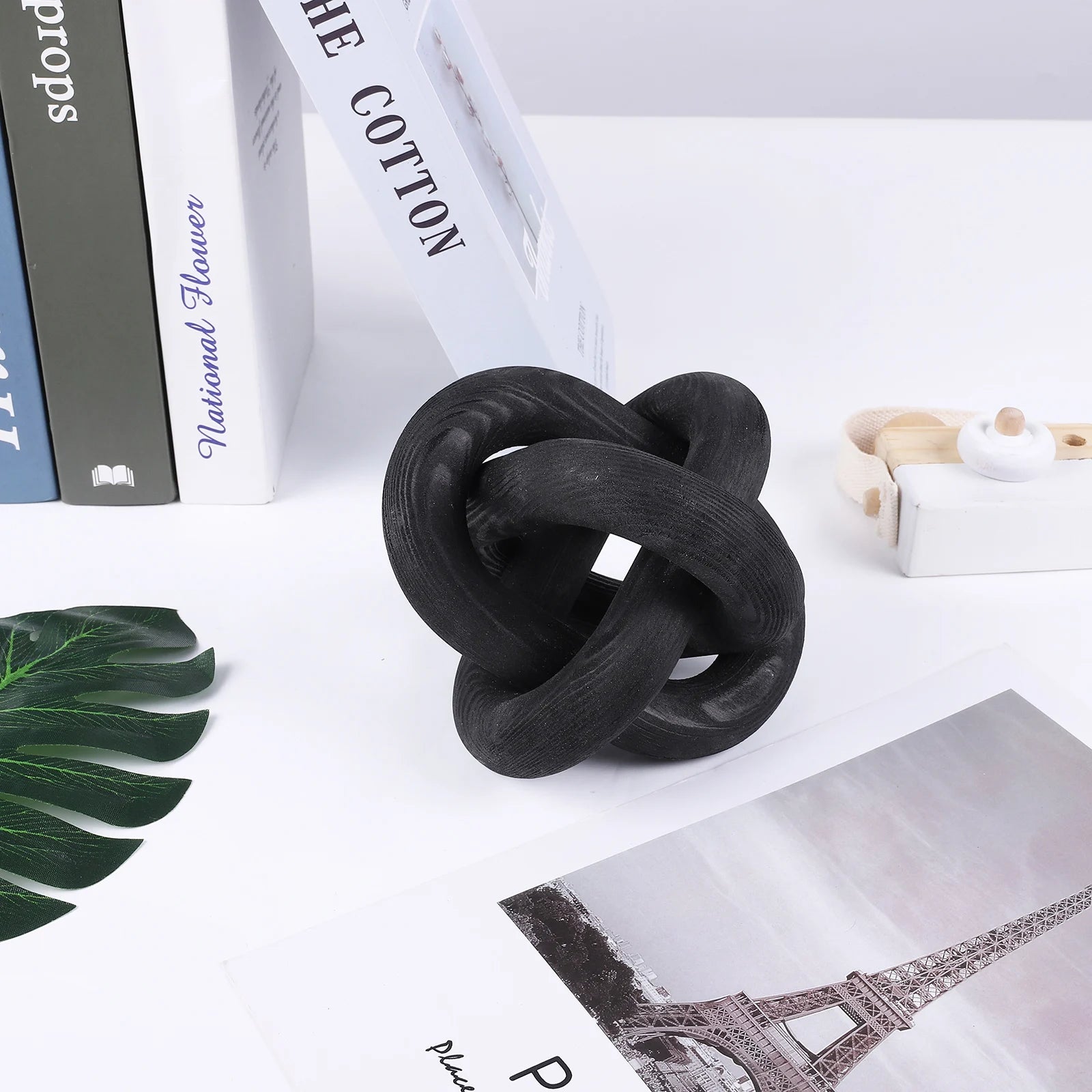 Escultura Nudo Moderna – Decoración Minimalista